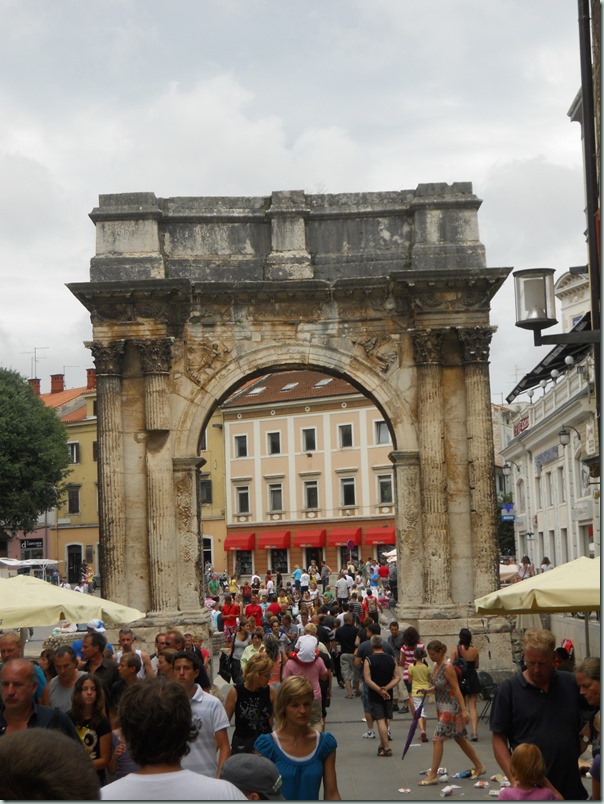 Pula - Arch of the Sergii (29-27 BC)